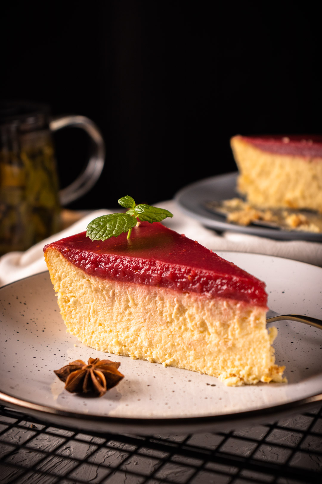 Воздушный чизкейк из домашнего творога на желтках с клубничной помадкой